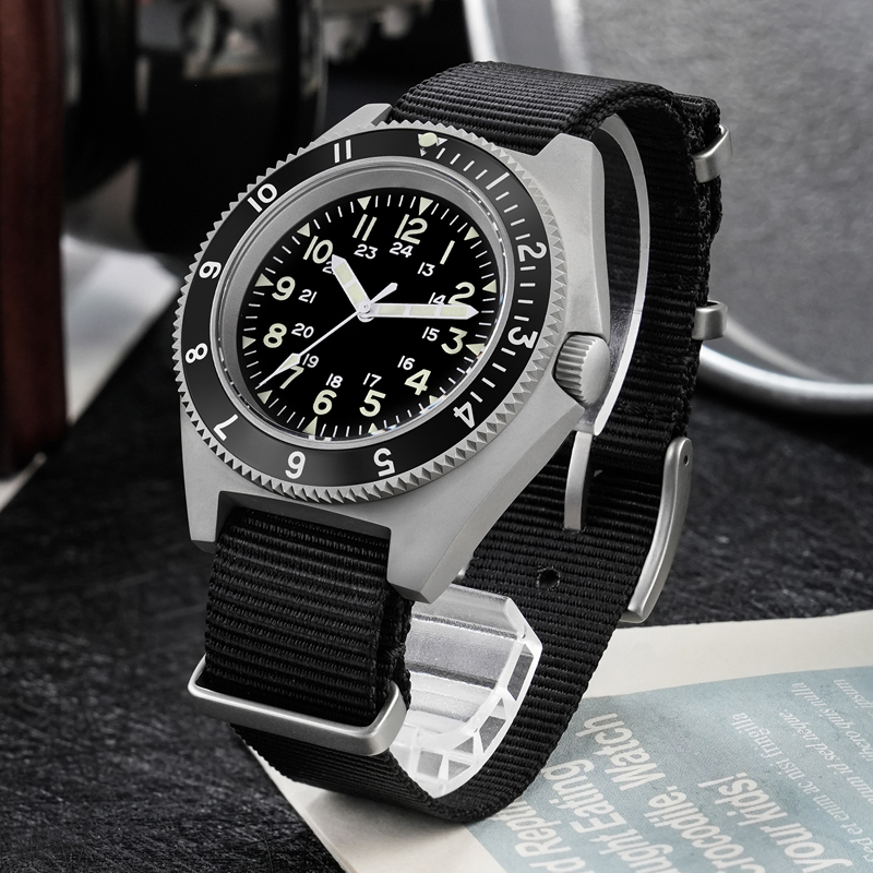 Watchdives WD1972 montre à Qua - Men Accessories Jewellery avis et prix