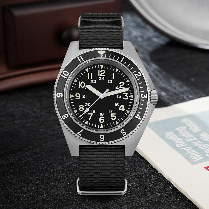 Watchdives WD1972 montre à Qua - Men Accessories Jewellery avis et prix